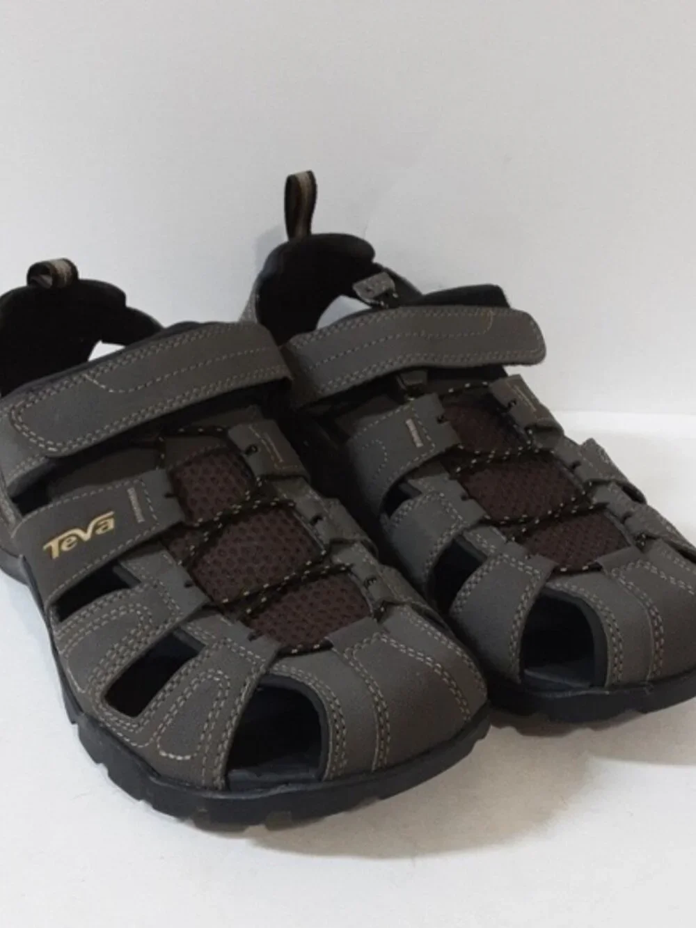 Teva Forebay Fisherman Sandal gray men’s 8 outdoor hiking casual vacation camp